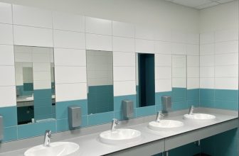 Neue Sanitäranlagen im A-Gebäude